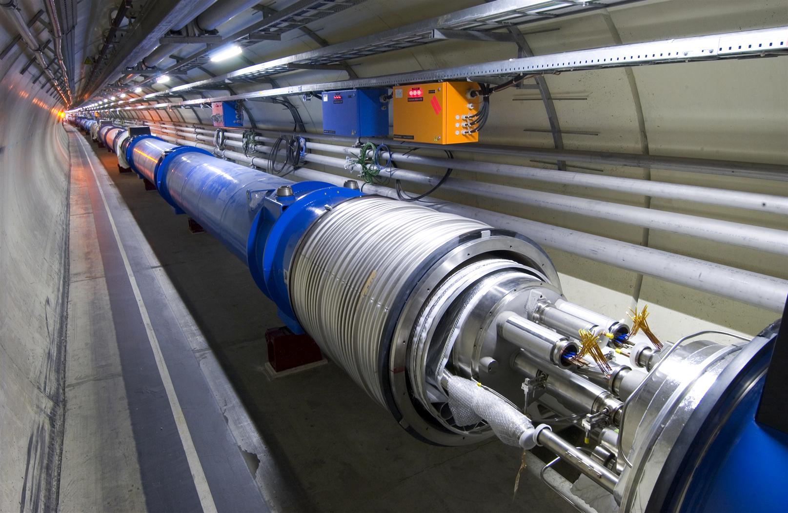 imagem mostra acelerador de partículas para ilustrar um artigo sobre engenharia física