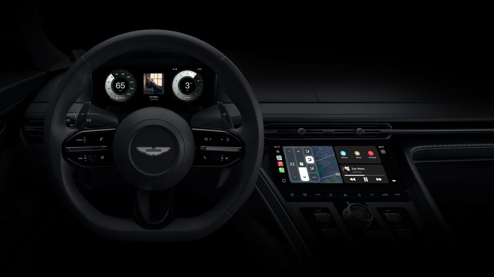 Imagem mostra o painel do Aston Martin com Apple CarPlay