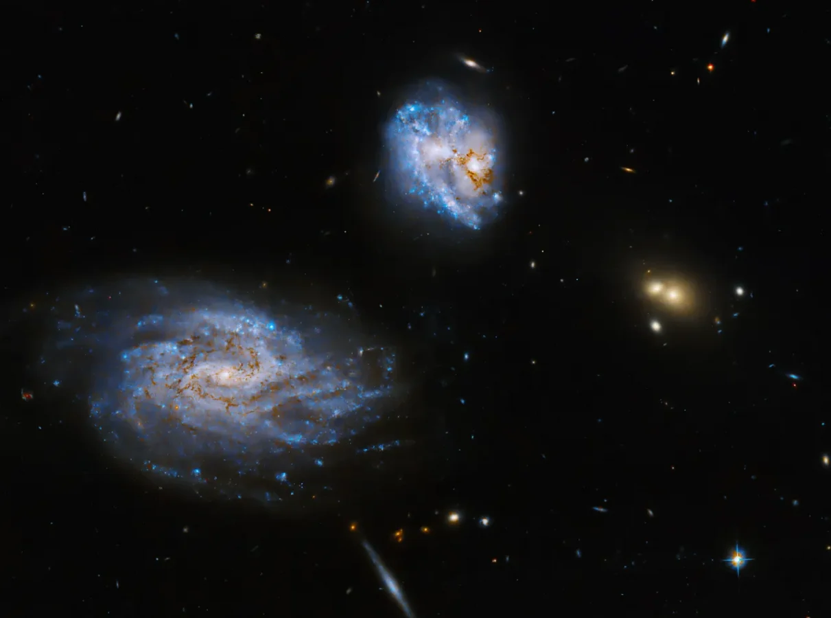 Imagem mostra galáxias em colisão fotografadas pelo Telescópio Hubble