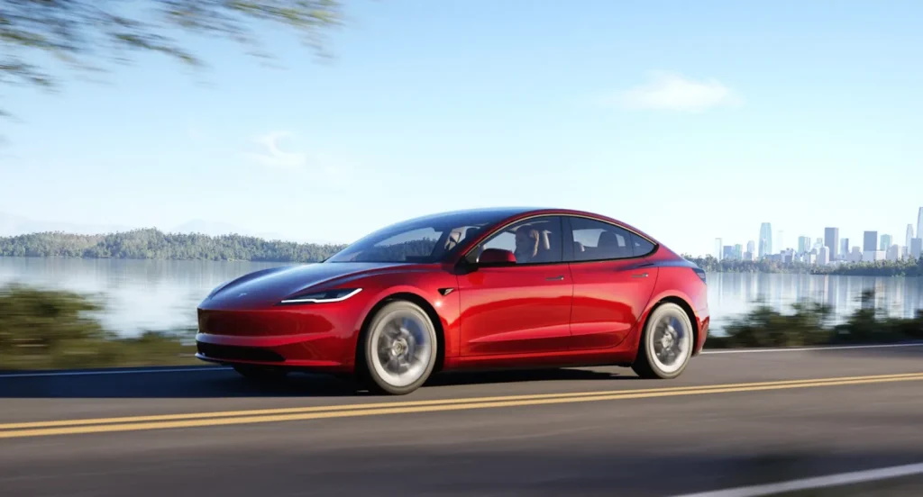 imagem mostra veículo Tesla.