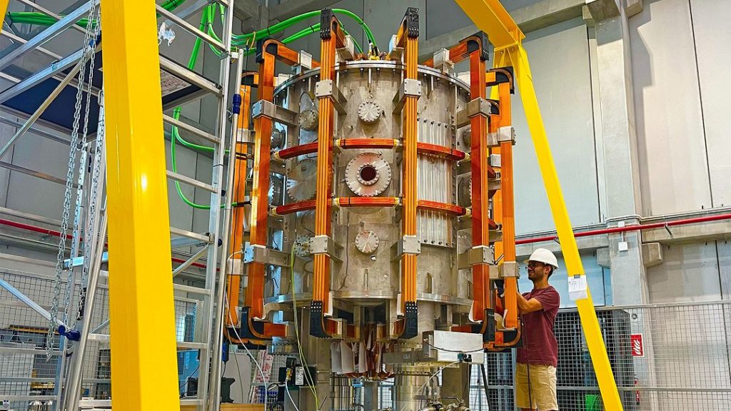 Este é o tokamak esférico SMART, atualmente em fase de construção. [Imagem: Universidad de Sevilla]
