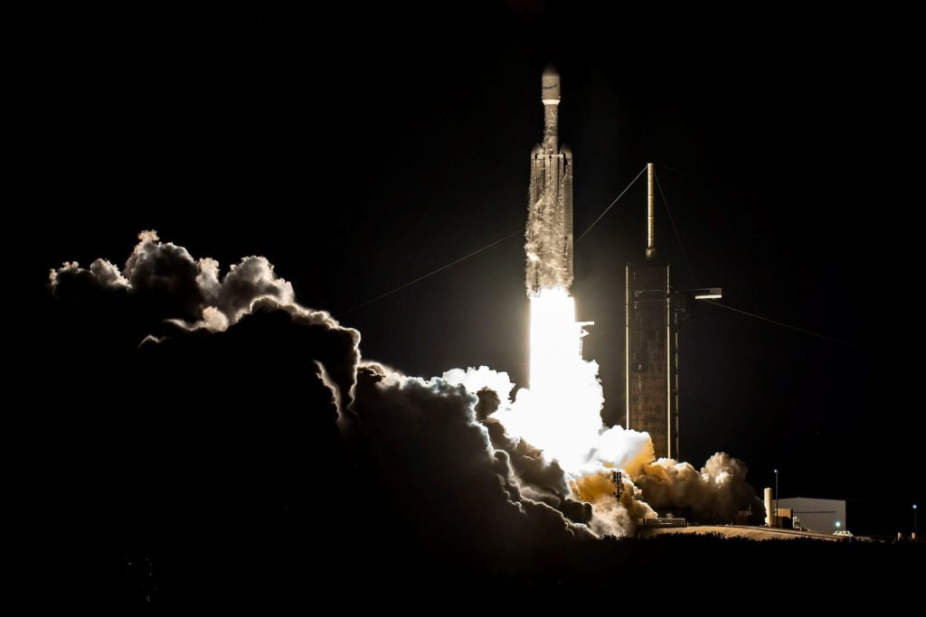 Lançamento do Viasat-3 a bordo do foguete Falcon Heavy. **Foto: Divulgação/SpaceX.**