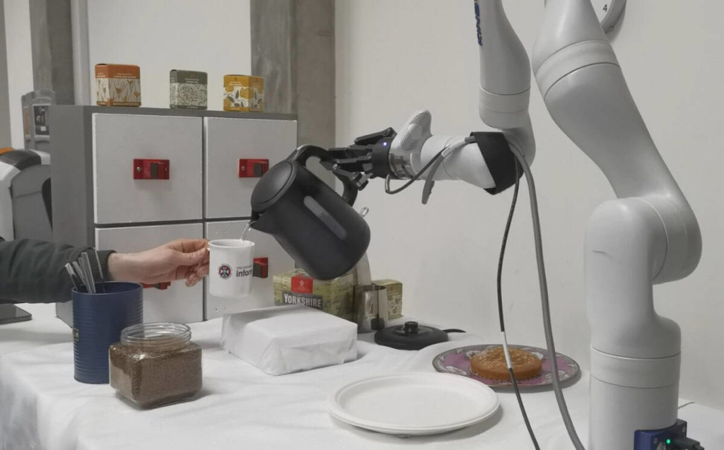 Robô de IA prepara café e se ajusta a imprevistos em tempo real. (Imagem: Ruaridh Mon-Williams/University of Edinburgh)