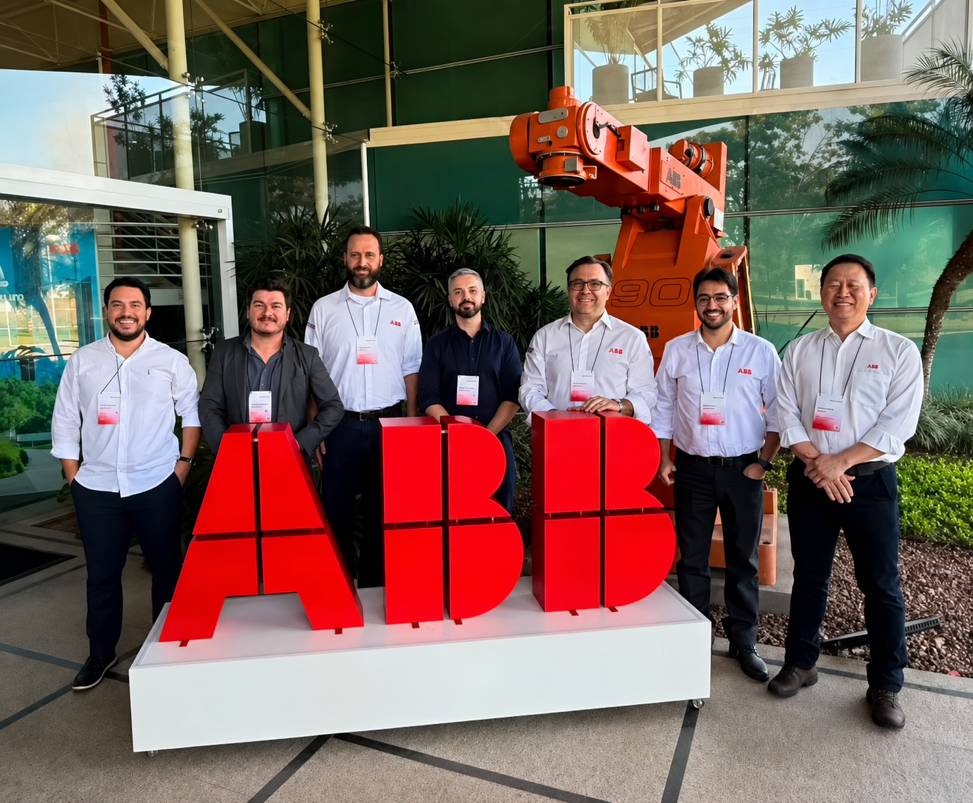 Entre robôs, inteligência artificial e engenharia: por dentro da ABB Robotics em Sorocaba